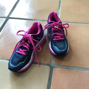 NWT Asics Gel Running Shoes